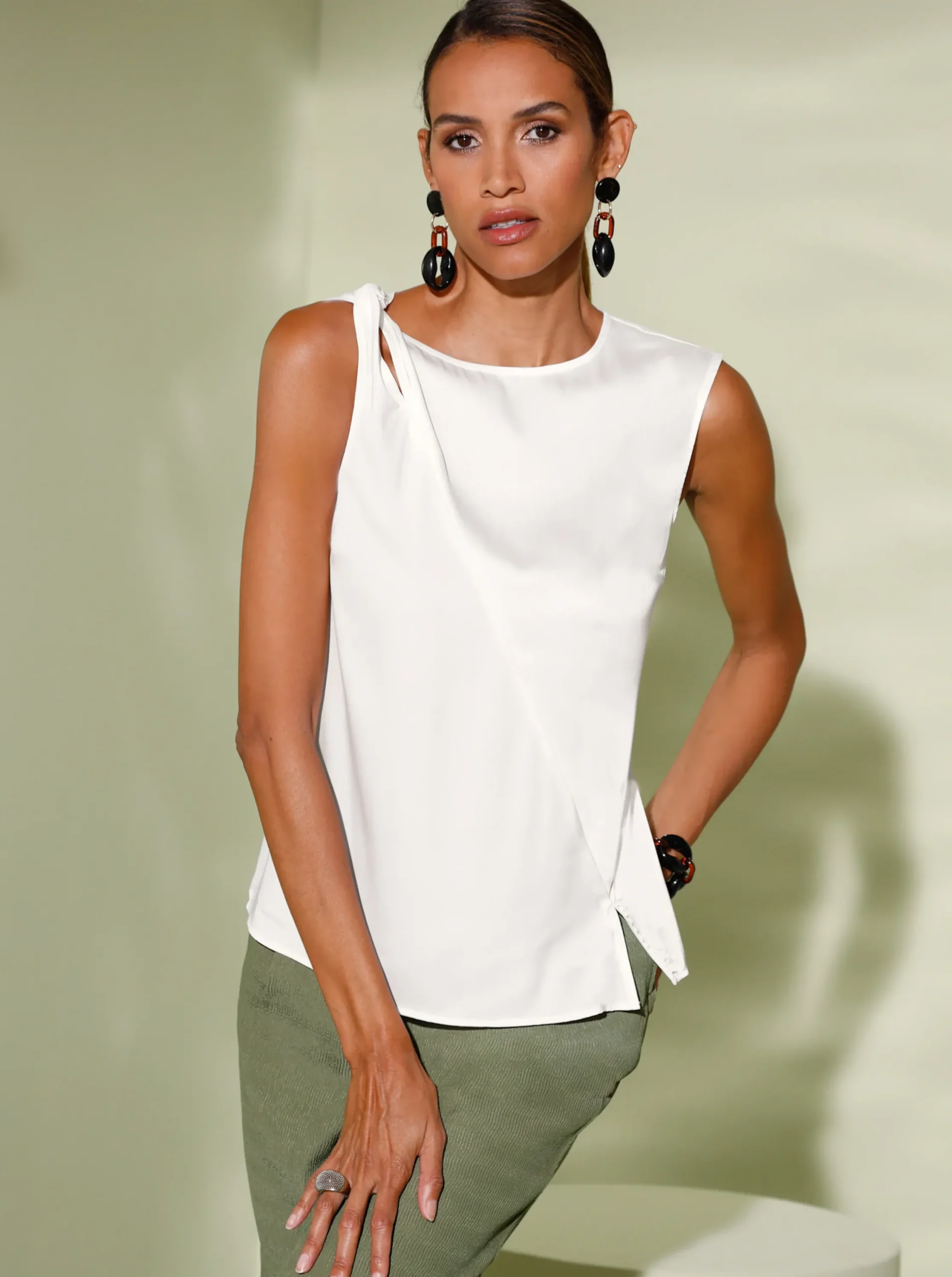 Blusen|Shirts| Blusentop aus schimmerndem Satin ecru