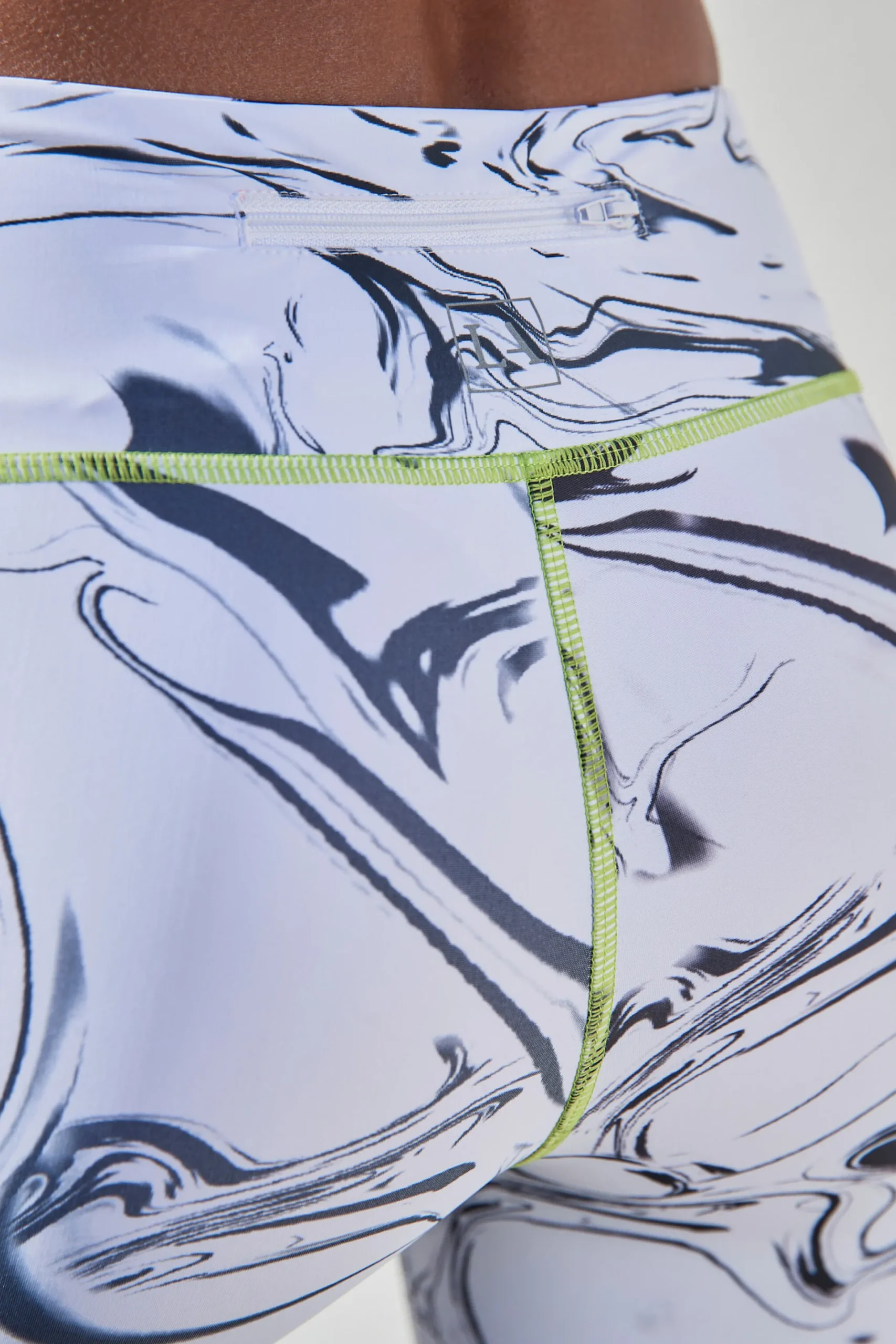 Hosen|LASCANA ACTIVE Caprileggings weiß-marmoriert-schwarz