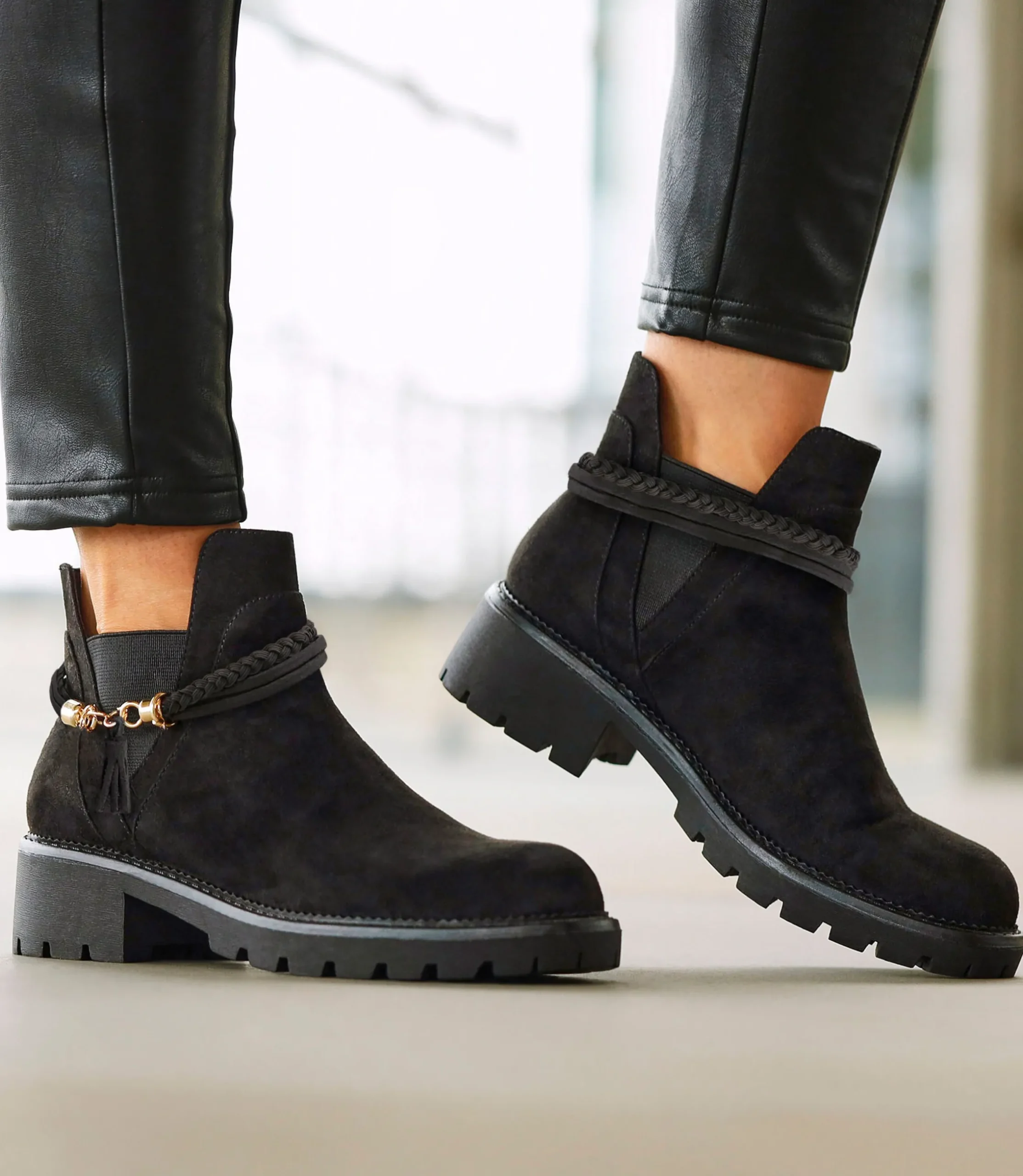 Stiefeletten|Stiefel|LASCANA Chelseaboots schwarz