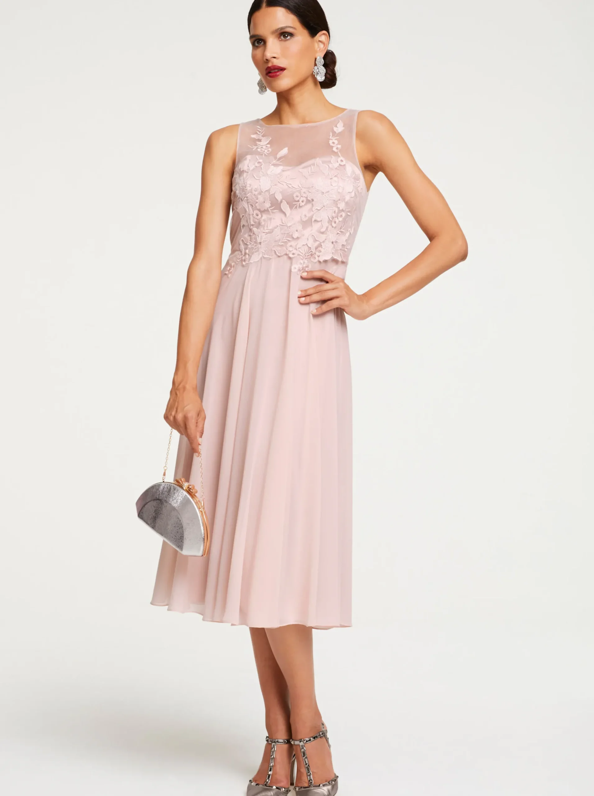 Kleider|heine Cocktailkleid mit Blütenstickerei, ärmellos puder