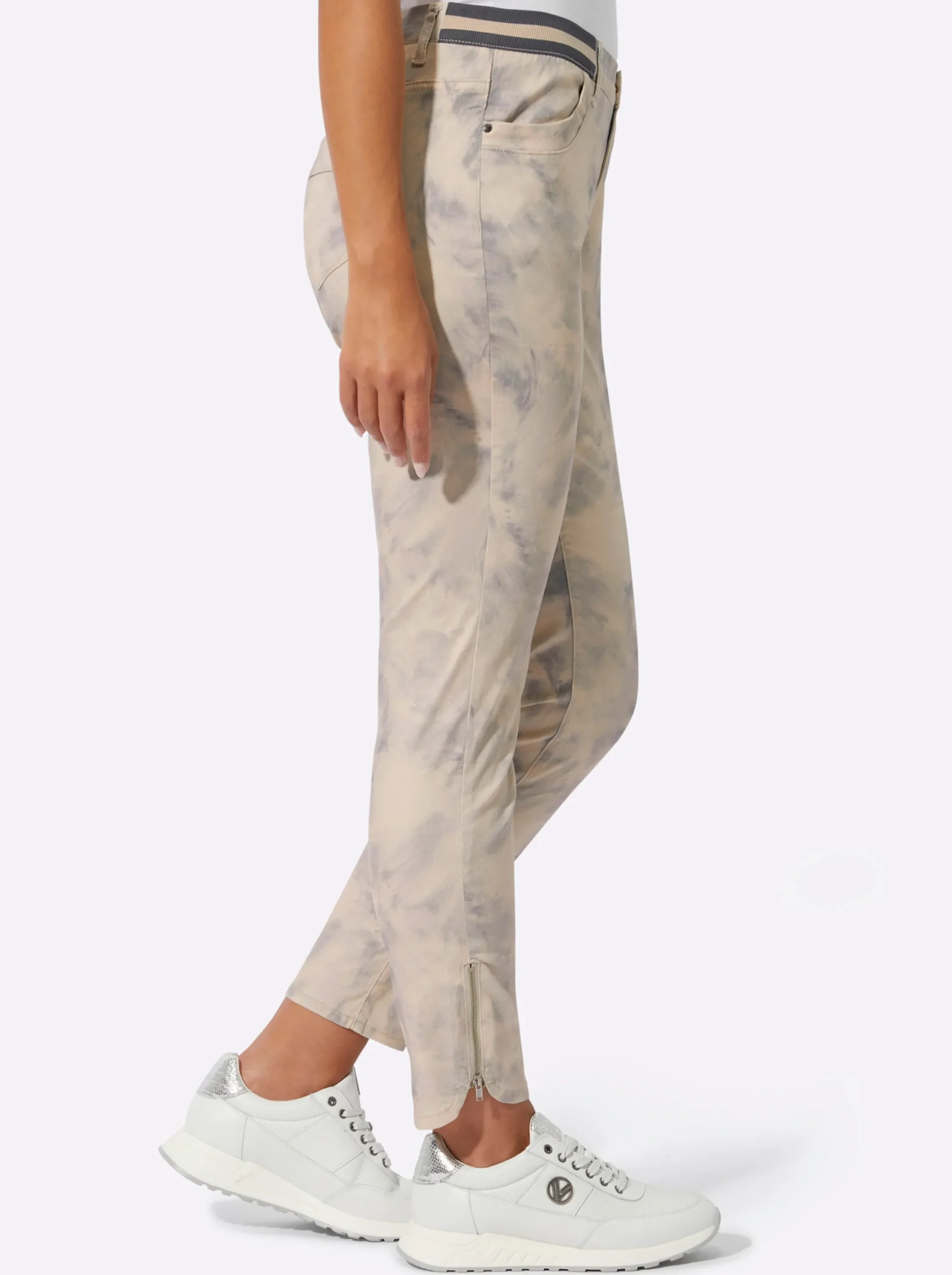 Jeans| Druckhose in Batik-Optik elfenbein-steingrau-bedruckt