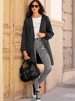 Jeans|heine Druckhose mit Leomuster und Patches hellgrau-schwarz-bedruckt