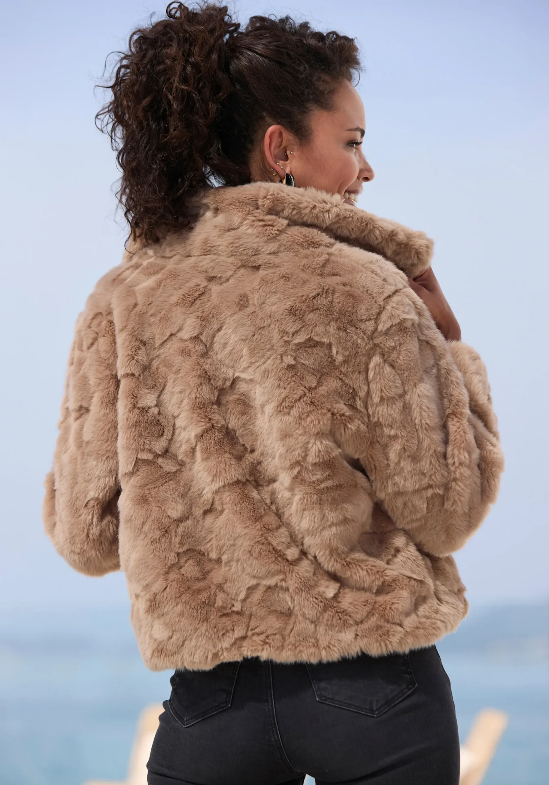 Jacken|LASCANA Fellimitatjacke taupe