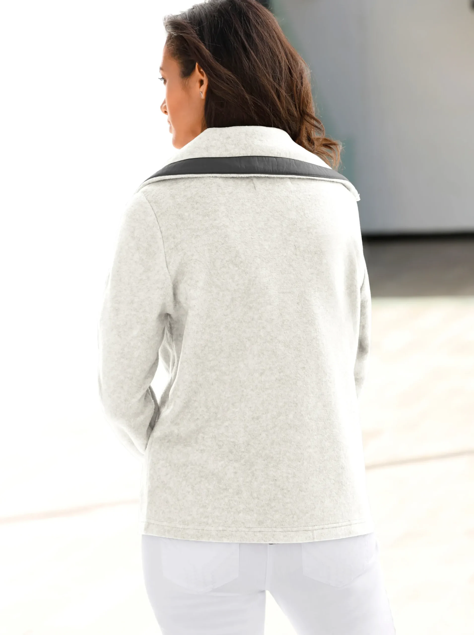 Jacken| Fleecejacke mit schrägen Reißverschluss-Taschen ecru