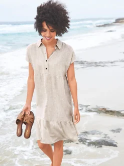 Strandkleider|Kleider|heine Freizeitkleid mit Horn-Optik-Knöpfen sand-meliert
