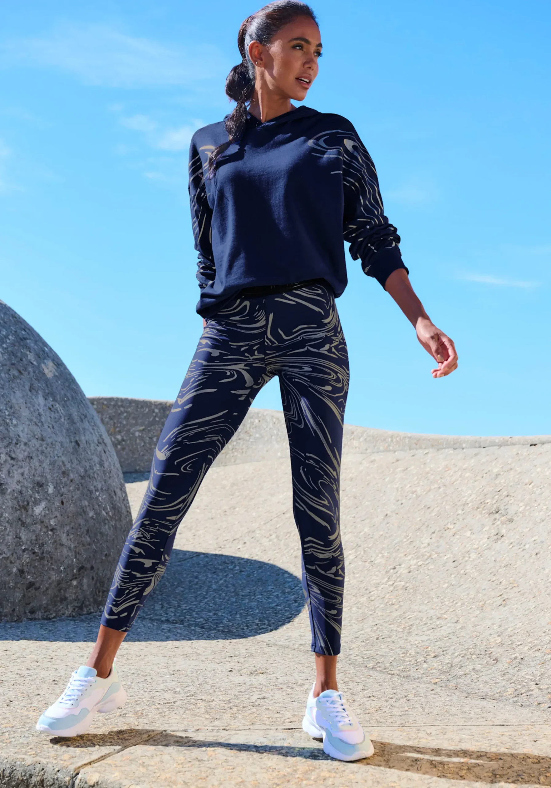 Hosen|LASCANA ACTIVE Funktionsleggings blau,silber
