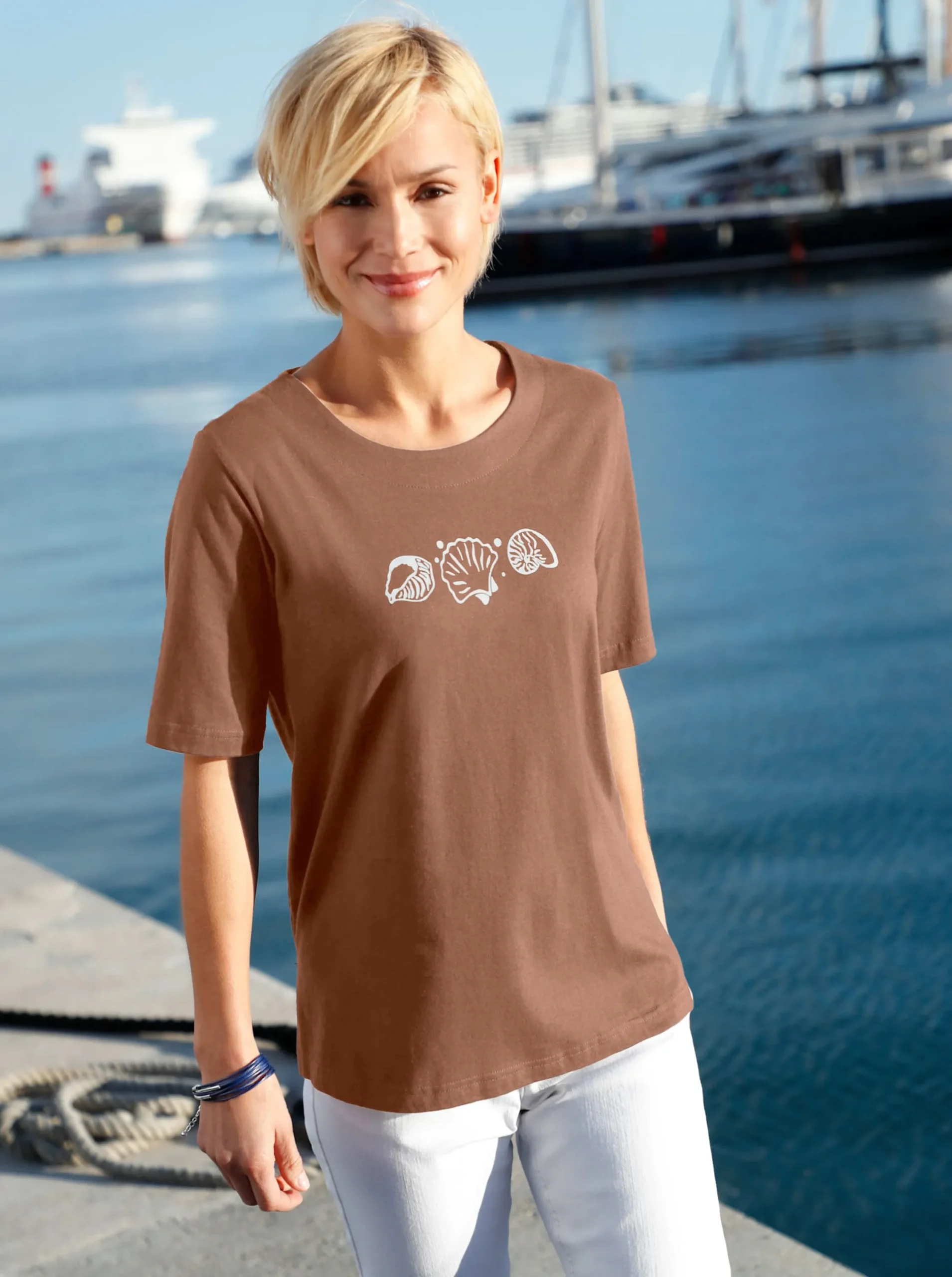 Shirts| Kurzarmshirt mit Muschel-Druck braun