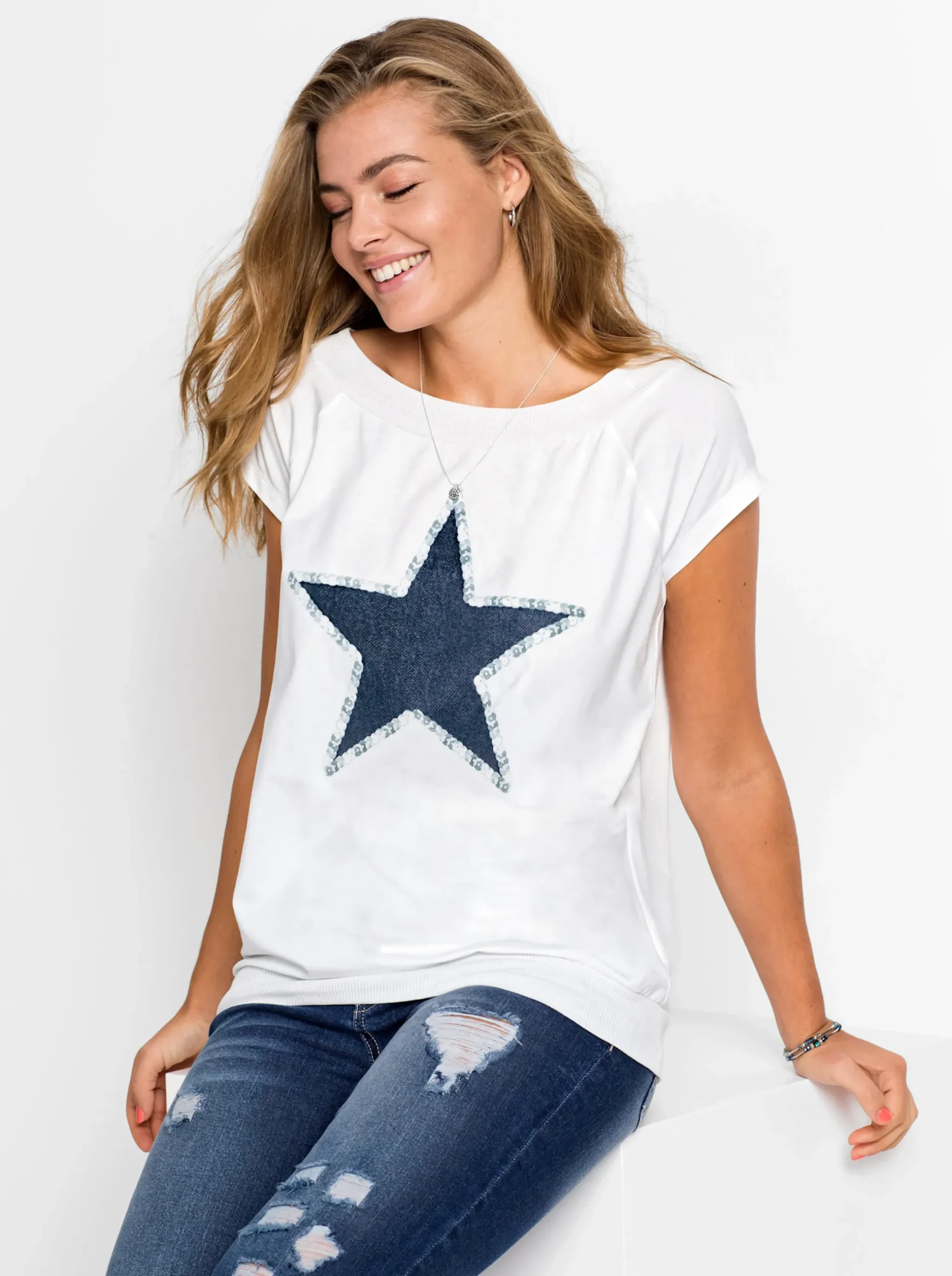 Shirts| Kurzarmshirt mit Stern-Motiv weiß-mittelblau-bedruckt
