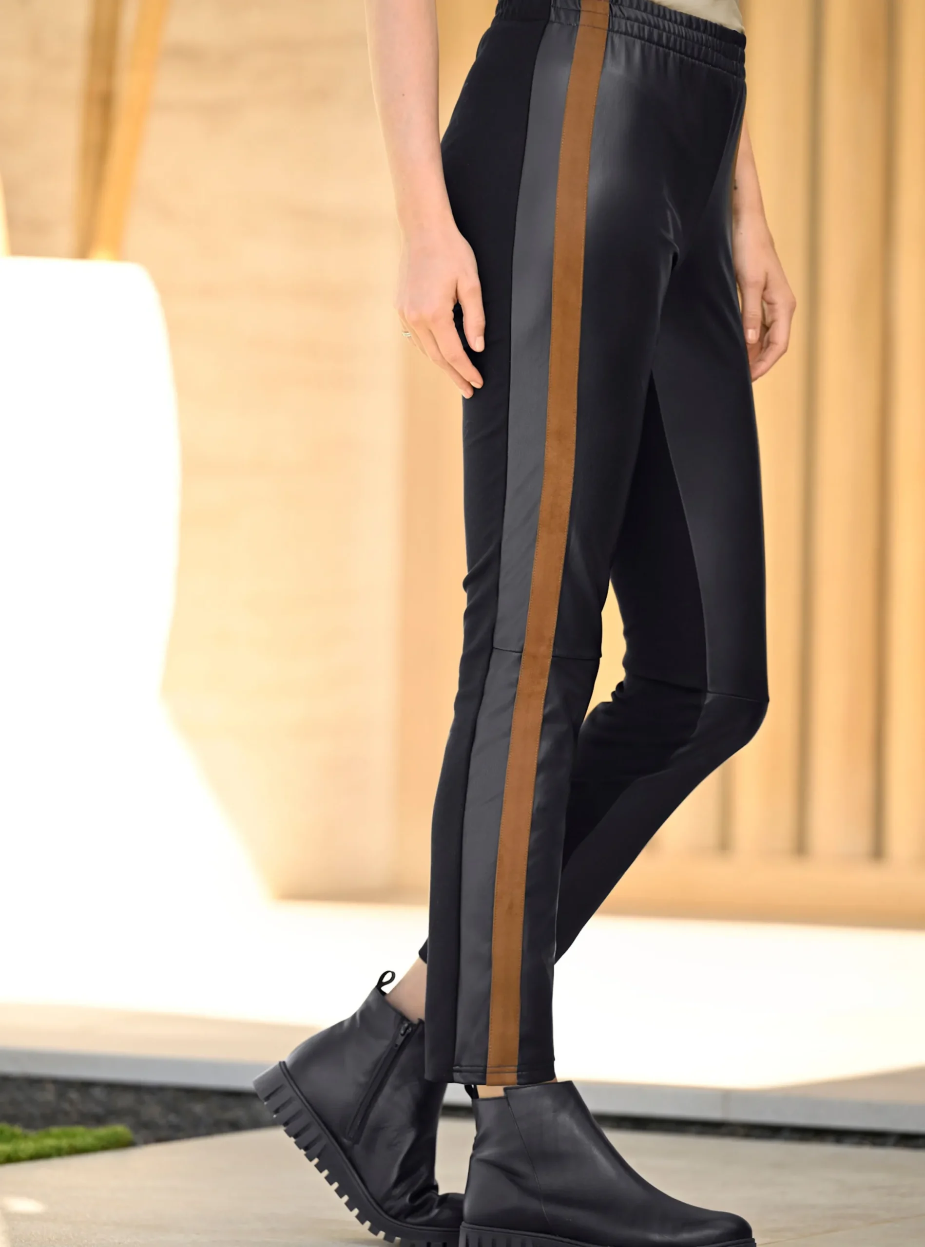 Hosen|heine Lederimitathose mit Jersey-Rückseite schwarz