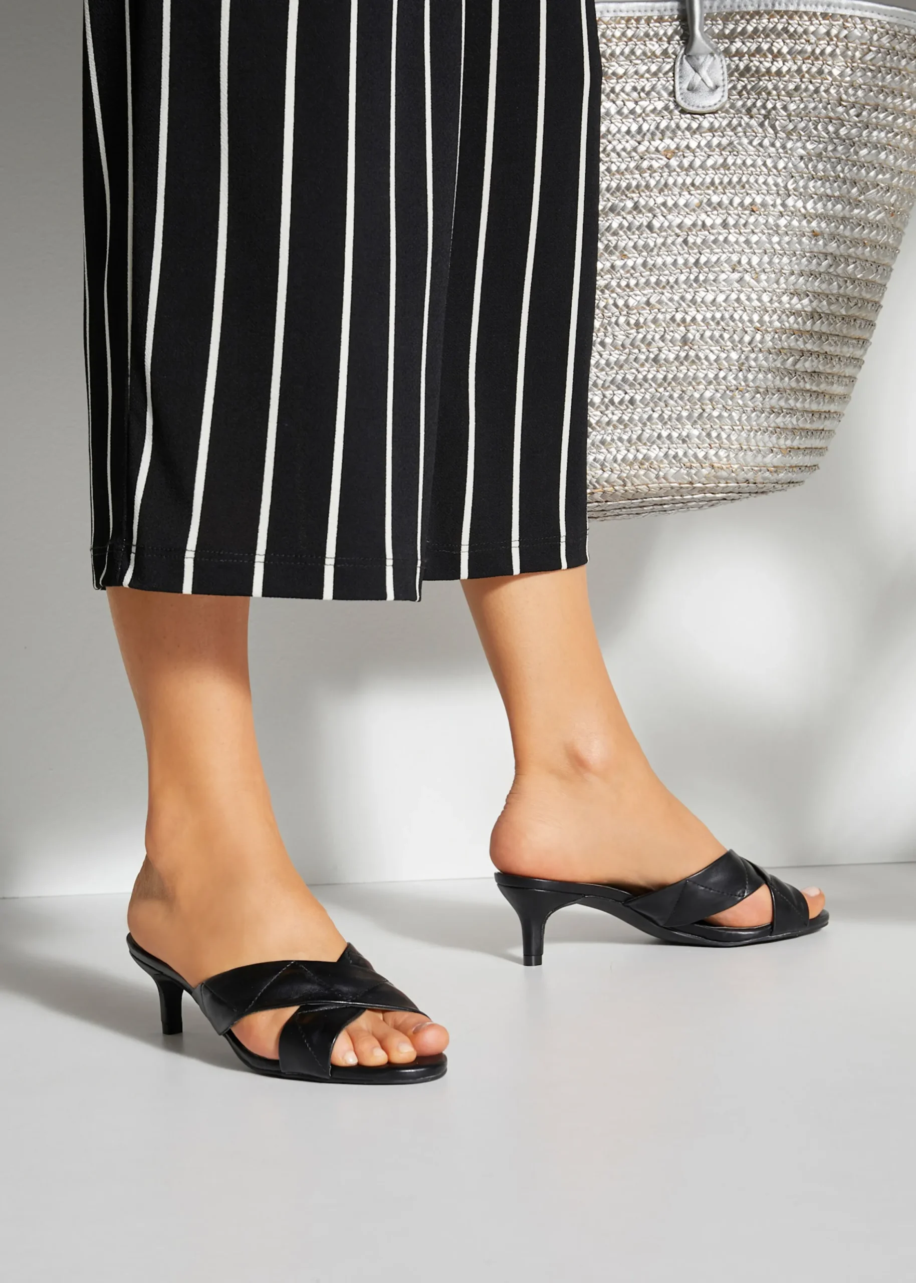 Pantoletten|LASCANA Pantolette schwarz