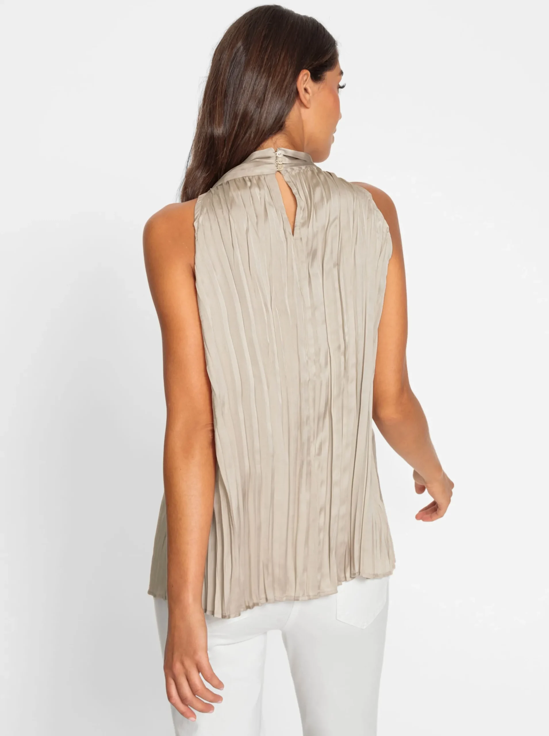 Blusen|Shirts|heine Pliseetop mit Ketten-Verzierung beige