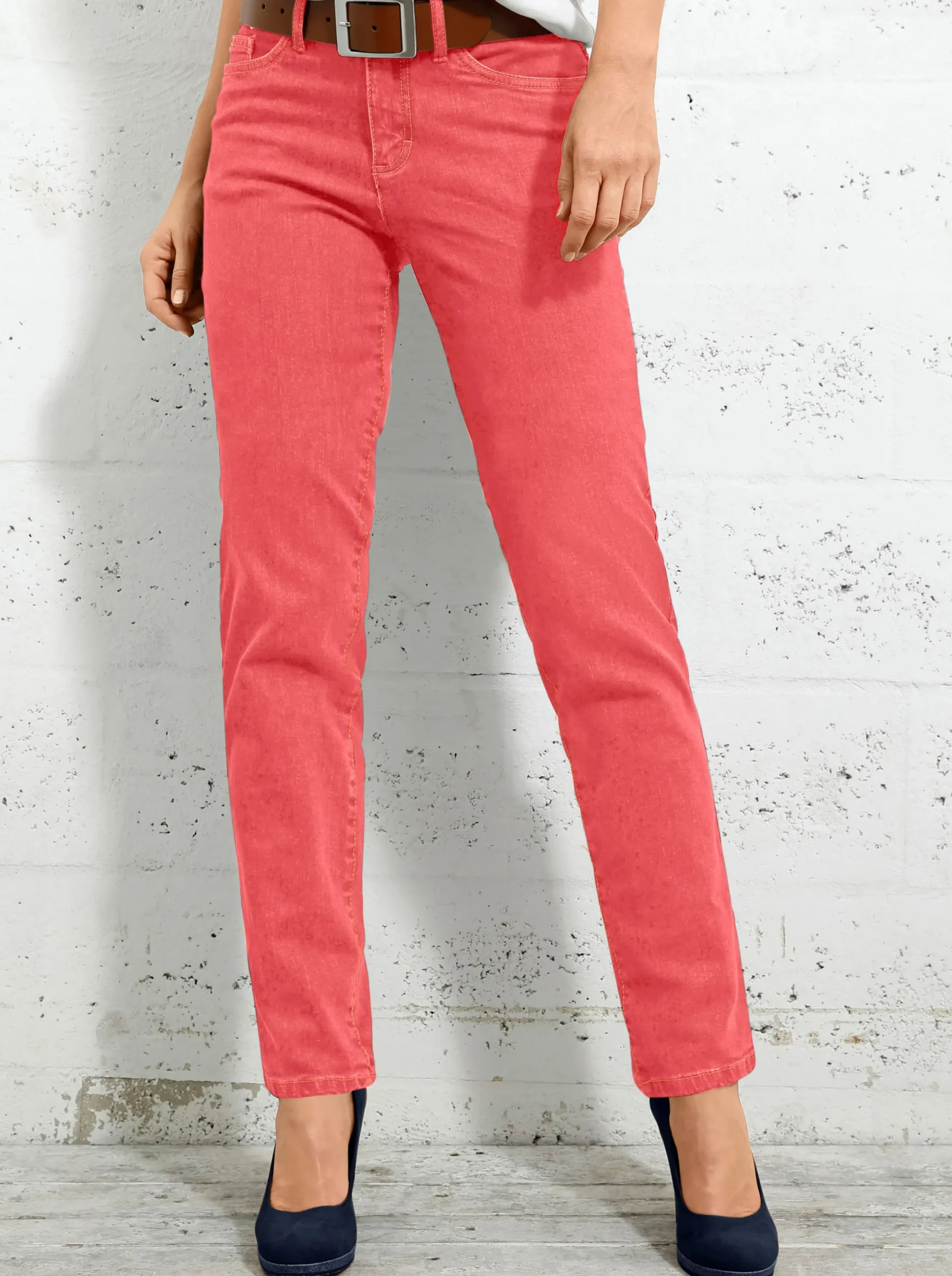 Jeans| 5-Pocket-Jeans mit bestickten Gesäßtaschen korallenrot