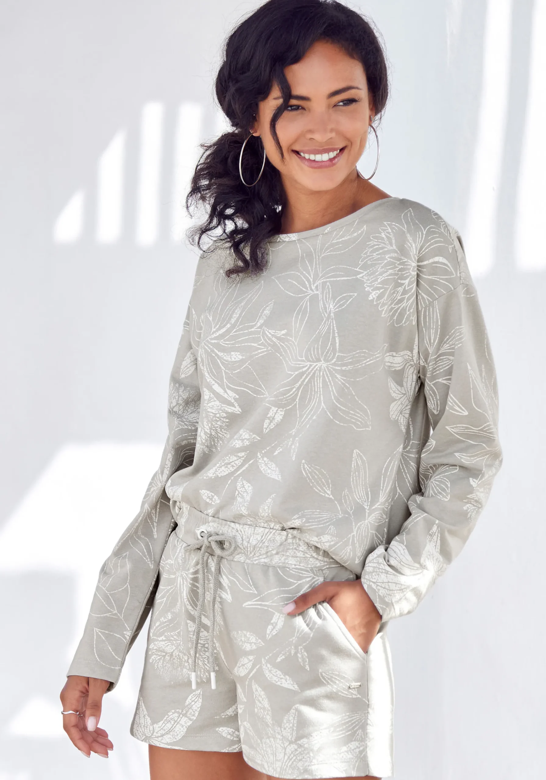 Homewear|Homewear|LASCANA Relaxshorts grau-allover-gemustert