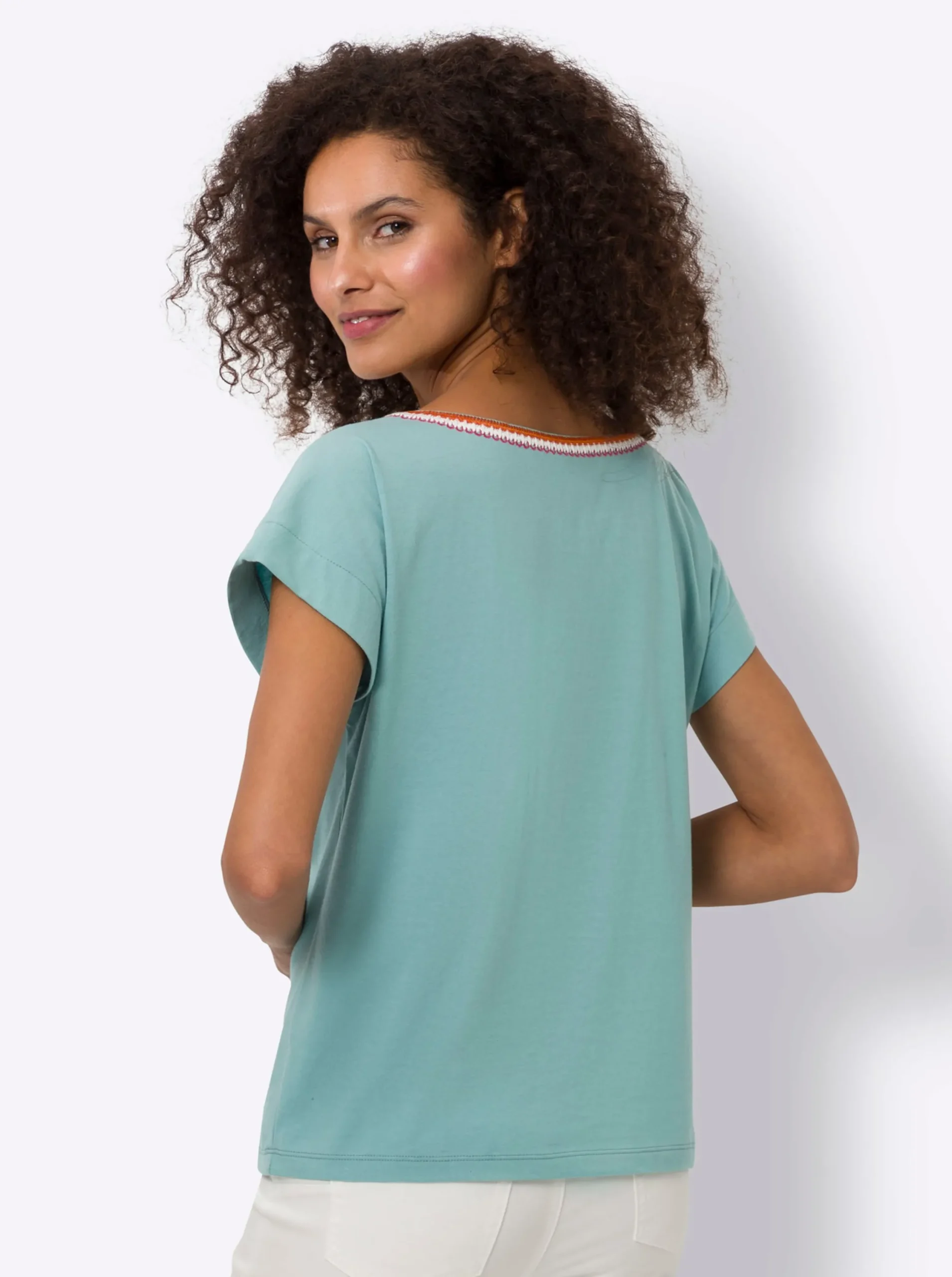 Shirts|heine Rundhalsshirt mit Kontrast-Stickerei salbei