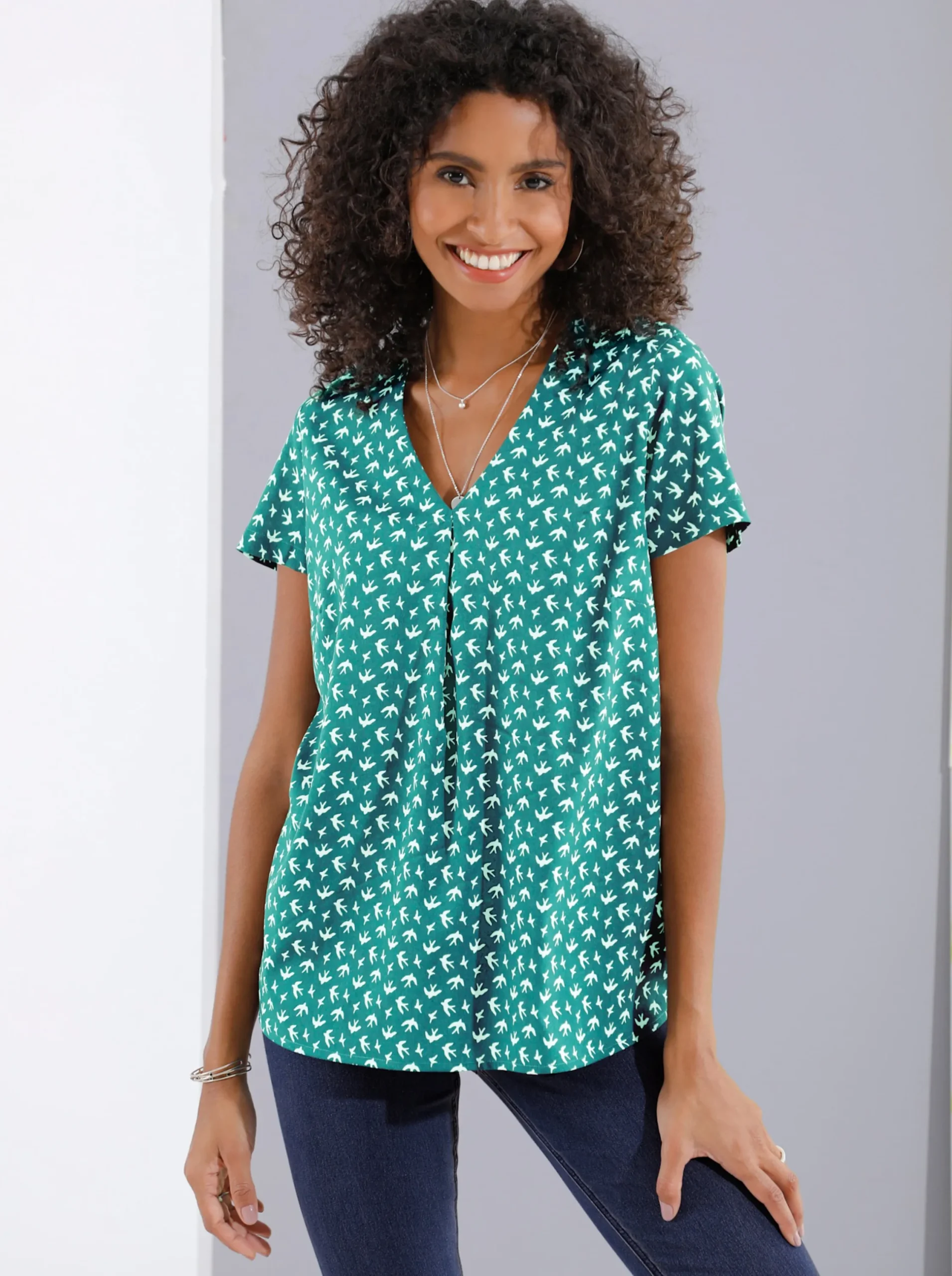 Blusen| Schlupf-Bluse mit Schwalben-Muster lagune-bedruckt
