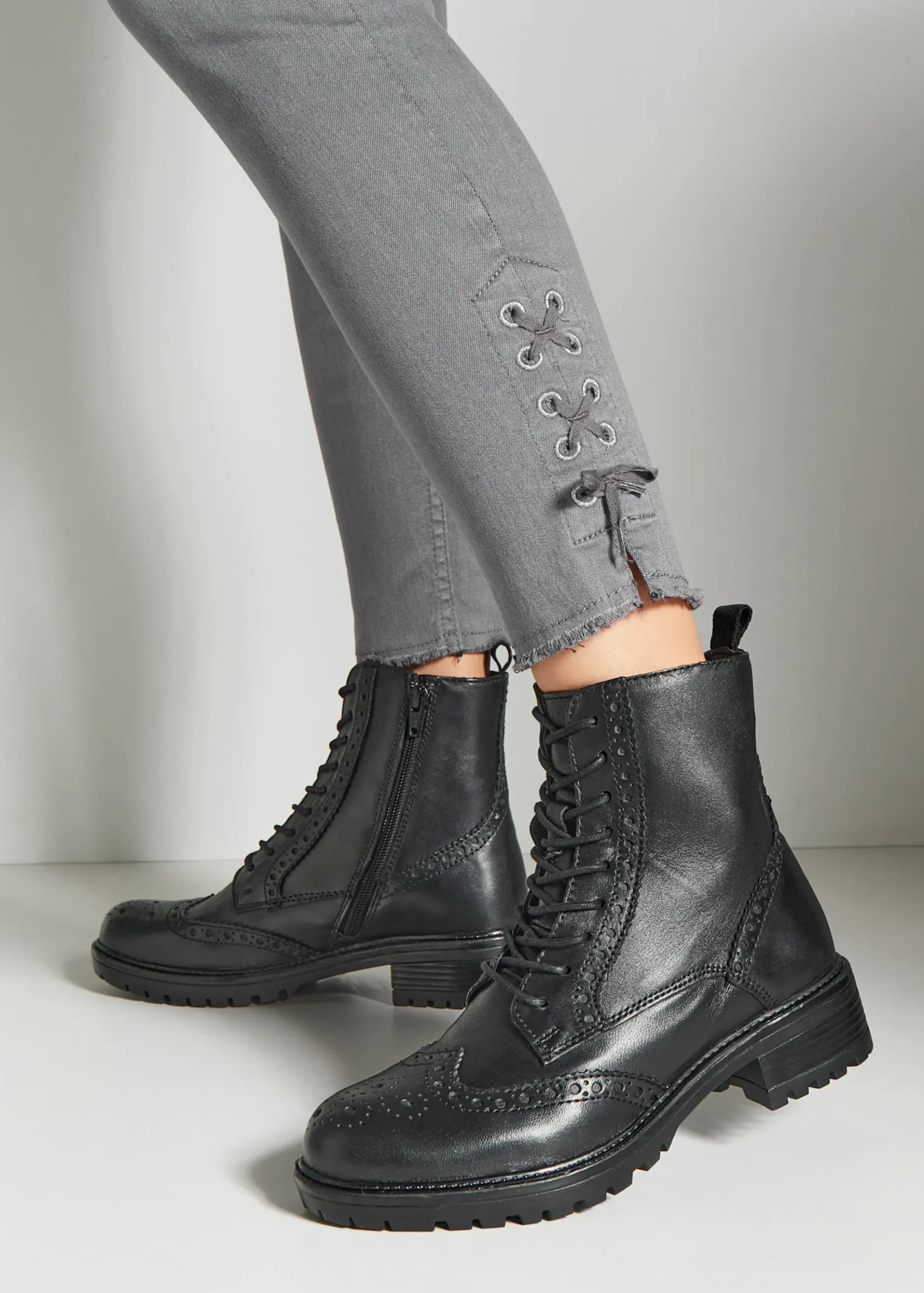 Stiefeletten|Stiefel|LASCANA Schnürboots schwarz