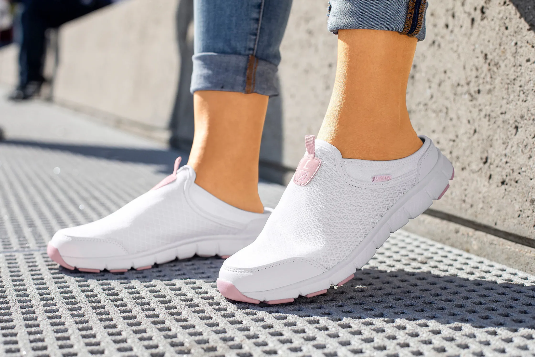 Sneakers & Schnürer|LASCANA Slip-On Sneaker weiß/rose