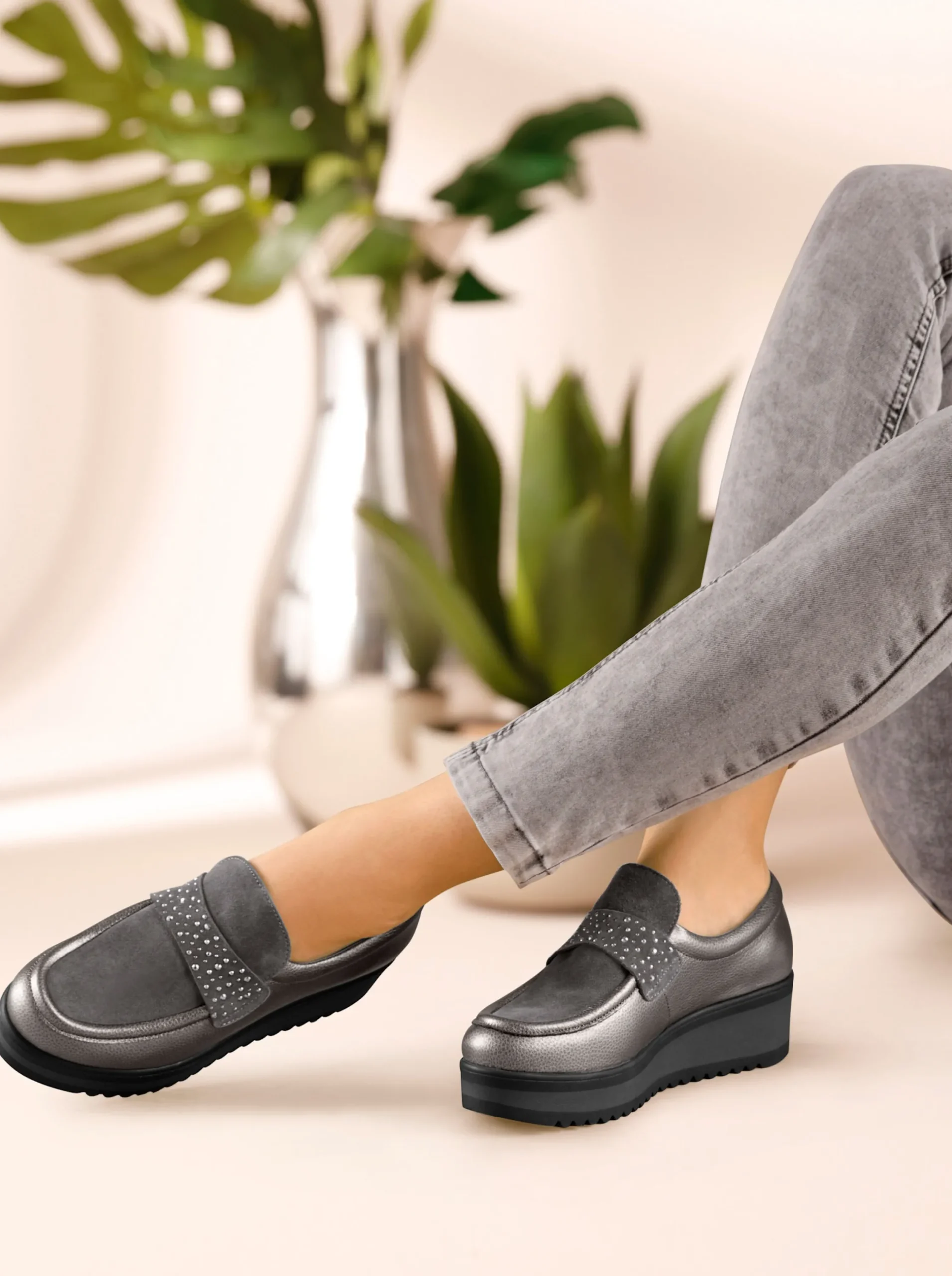 Mokassins & Slippers|heine Slipper grau