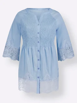 Blusen| Spitzenbluse mit Smok-Einsatz hellblau