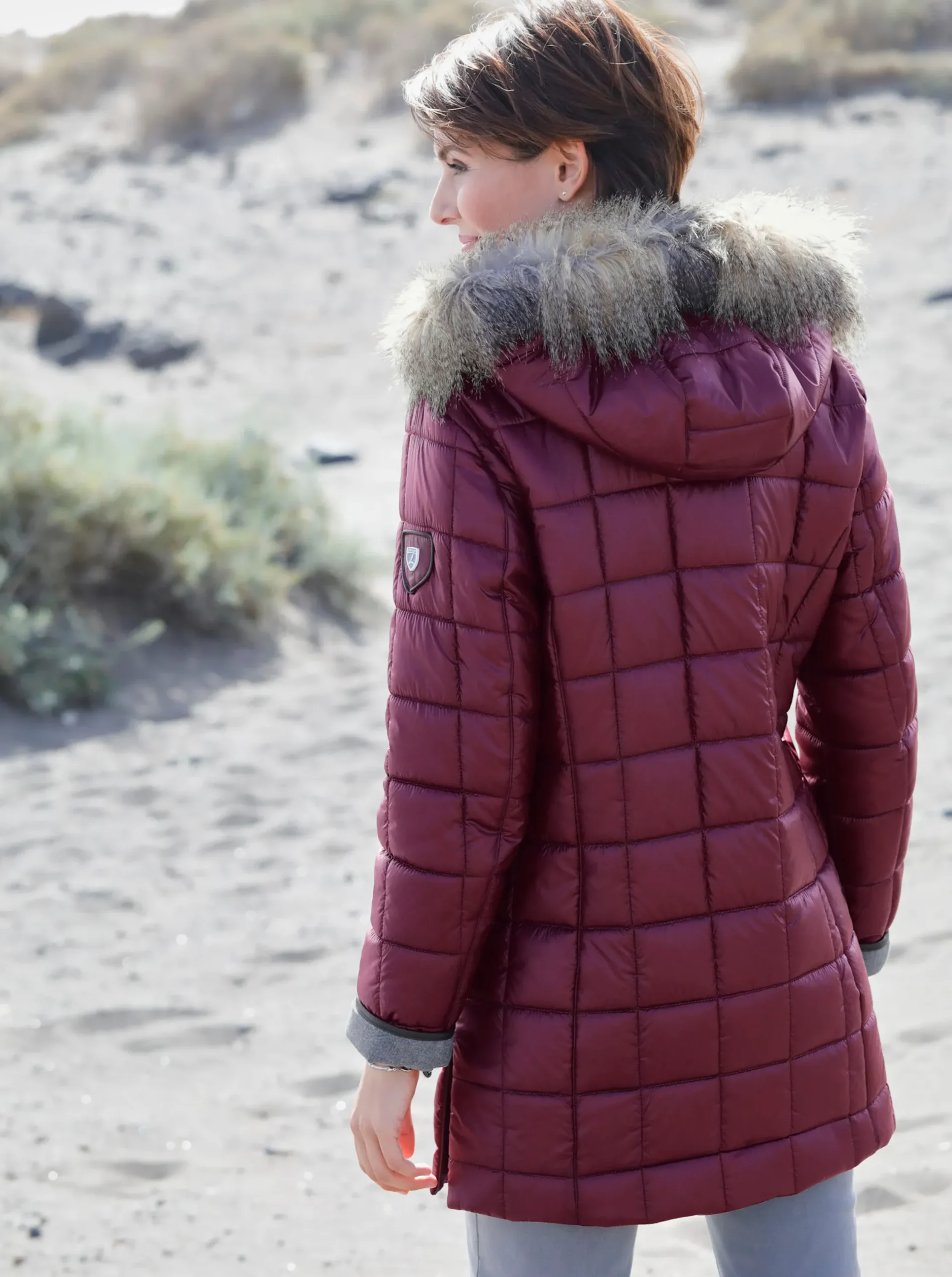 Mäntel|Jacken| Steppjacke mit Reißverschluss-Seitenschlitzen bordeaux