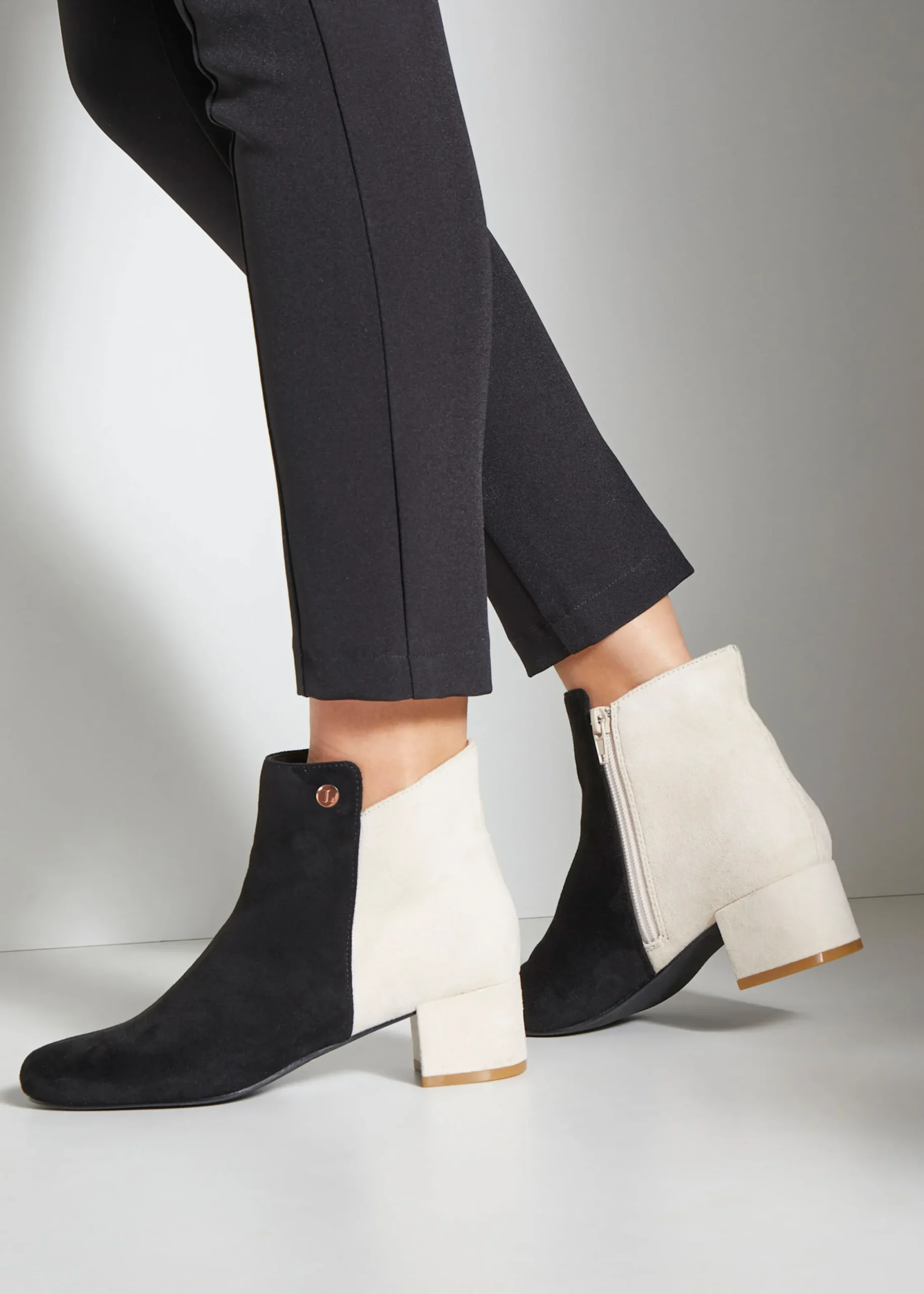 Stiefeletten|Stiefel|LASCANA Stiefelette schwarz/creme