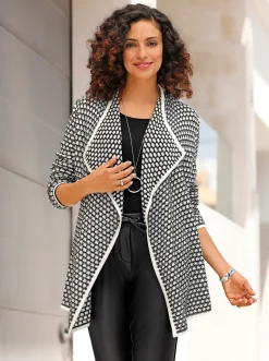 Strickjacken| Strickjacke im Struktur-Strickmuster ecru-schwarz-gemustert