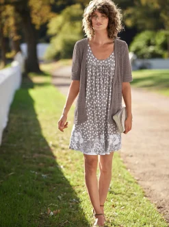 Strickjacken| Strickjacke in Ajourstrick taupe