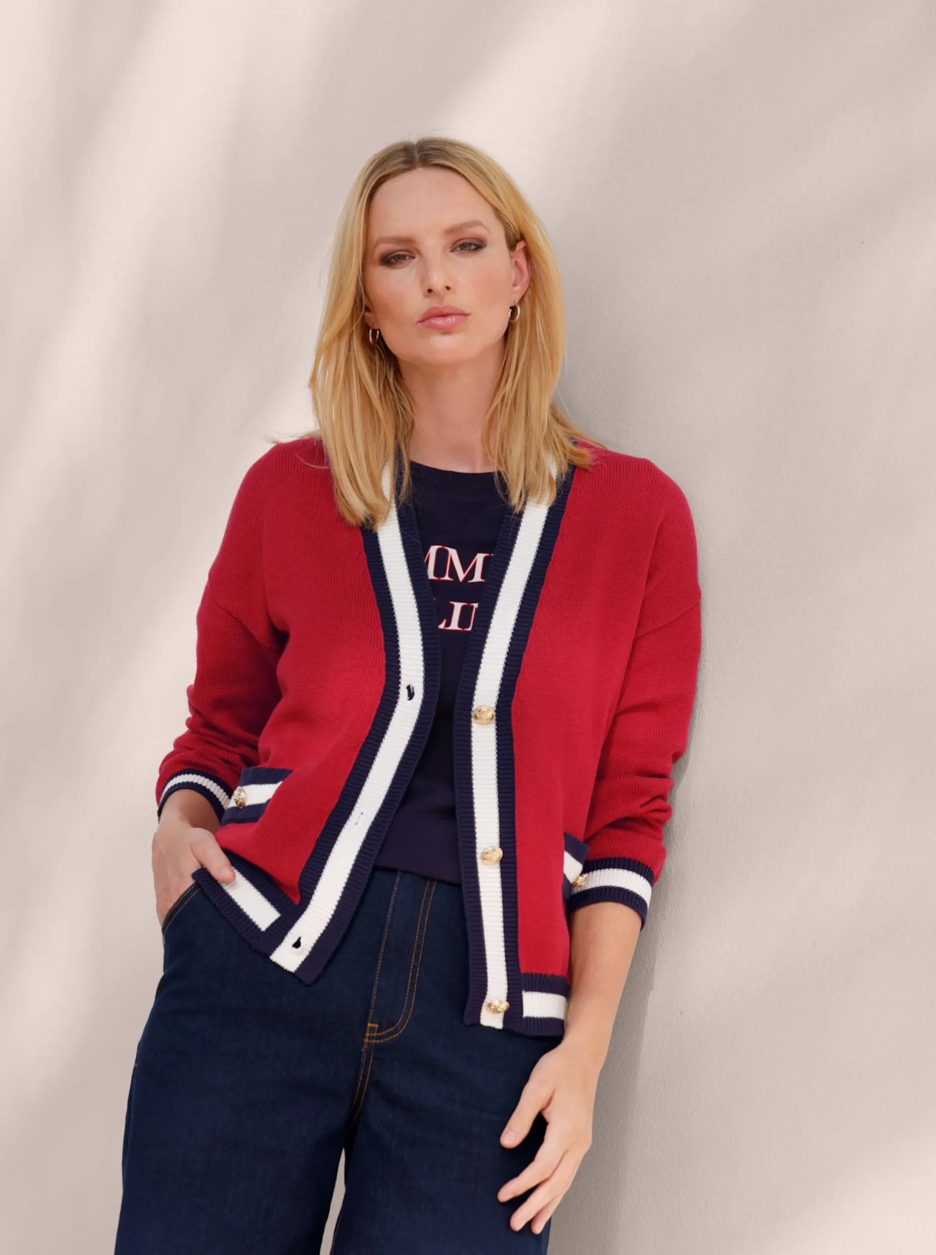 Strickjacken|heine Strickjacke mit Color-Blocking rot-marine-gemustert