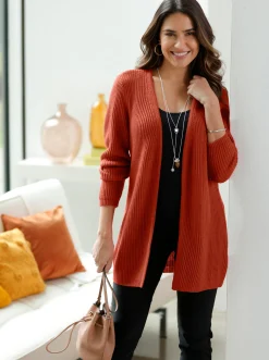 Basics| Strickjacke mit gerippten Abschlüssen rostrot
