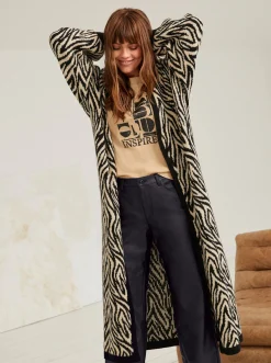 Strickjacken| Strickmantel im Animal-Jacquardmuster schwarz-camel-gemustert