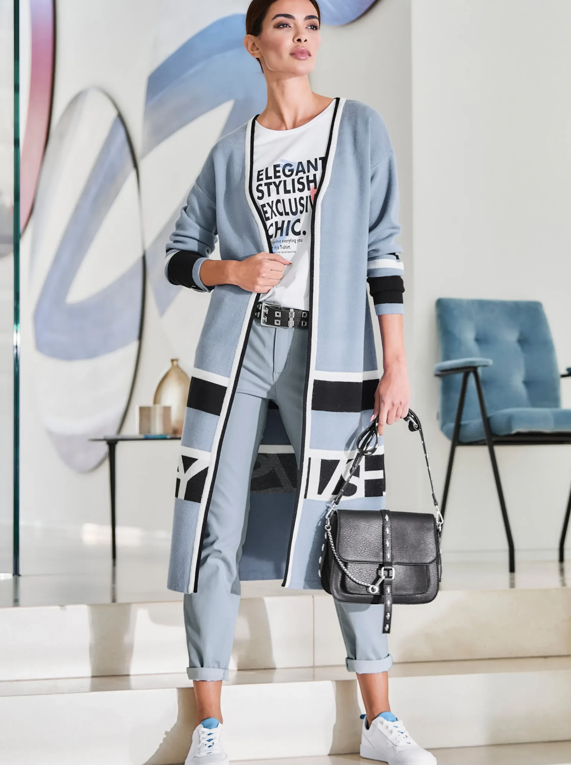 Strickjacken|heine Strickmantel mit Streifen und Schriftzug bleu-schwarz-gemustert