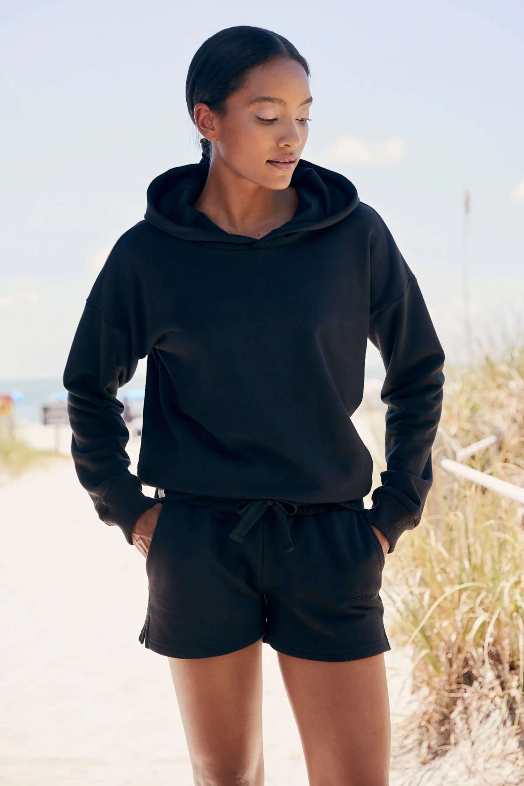 Strandmode|Hosen|LASCANA Sweatshorts schwarz