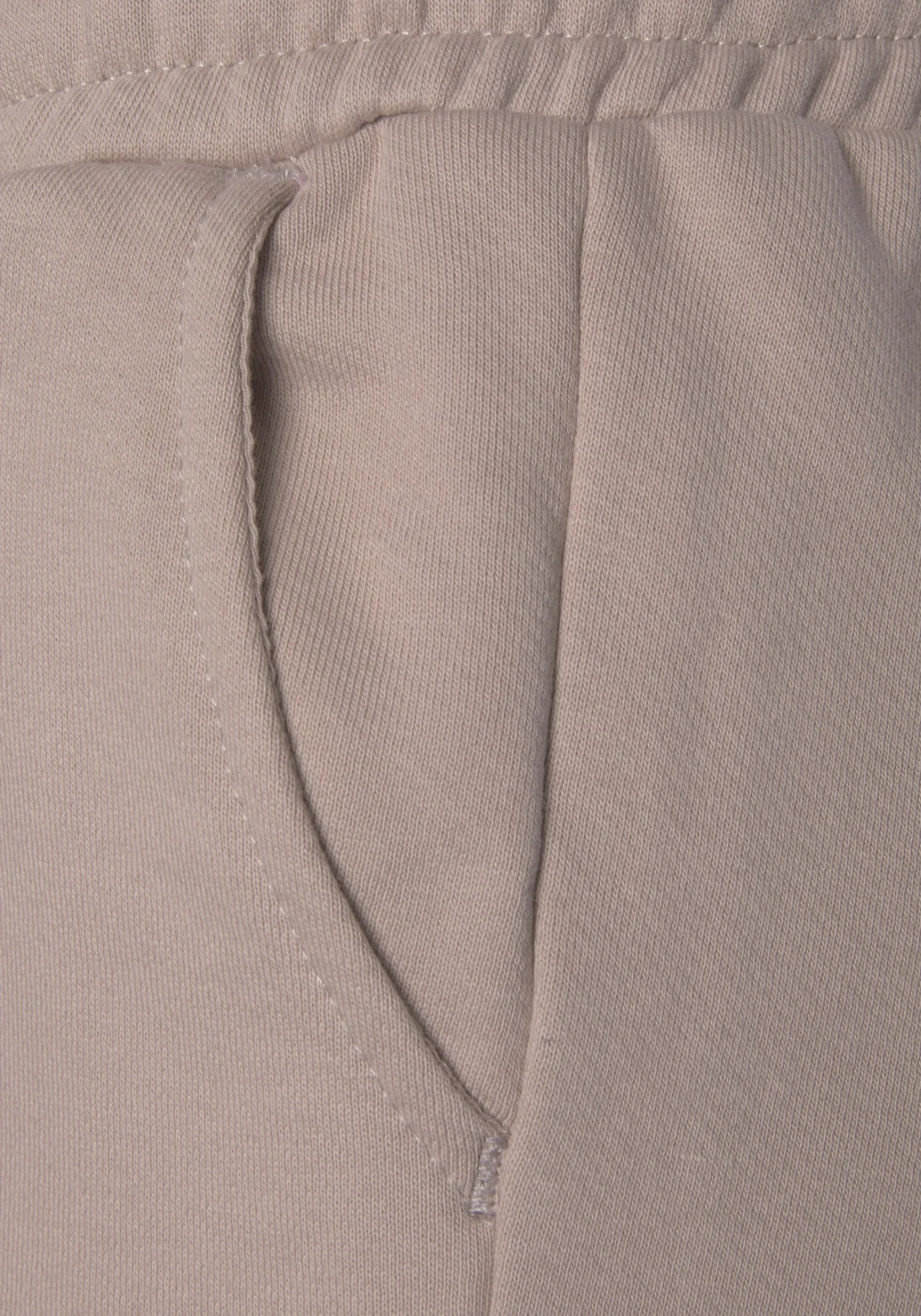 Strandmode|LASCANA Sweatshorts taupe