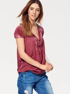 Shirts|heine V-Shirt mit gesmoktem Ausschnitt beere