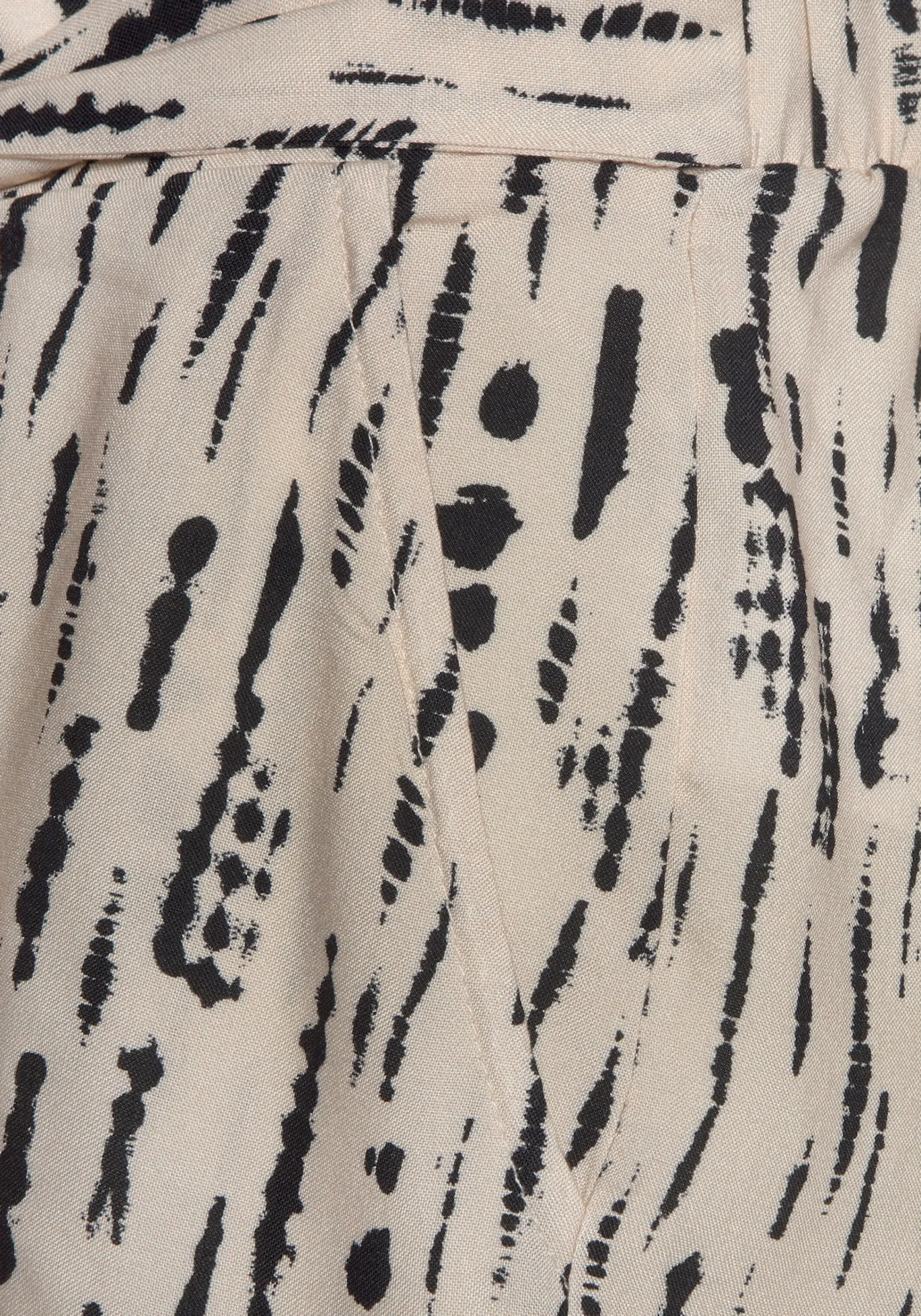 Hosen|s.Oliver Webshorts beige-schwarz-bedruckt