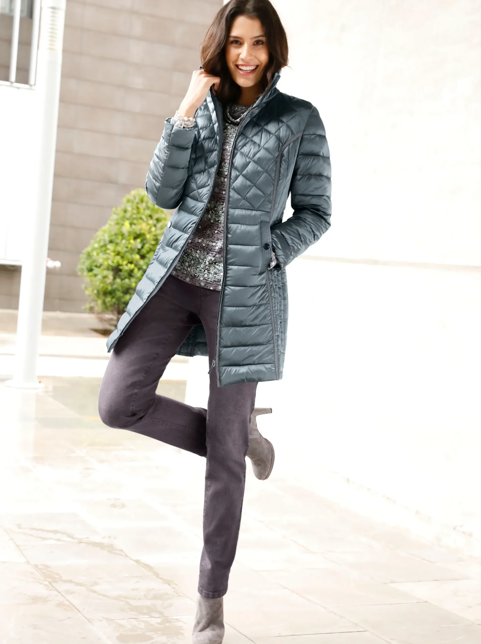 Jacken| Winterjacke in Changeant-Qualität, leicht schimmernd aqua